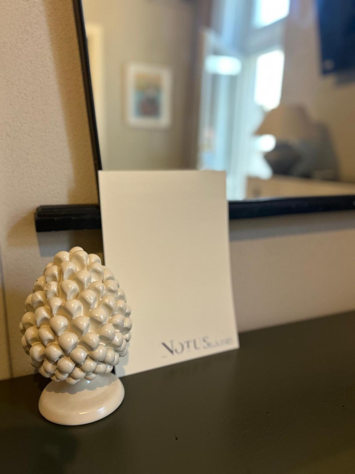 Notus Rooms Noto Luaran gambar