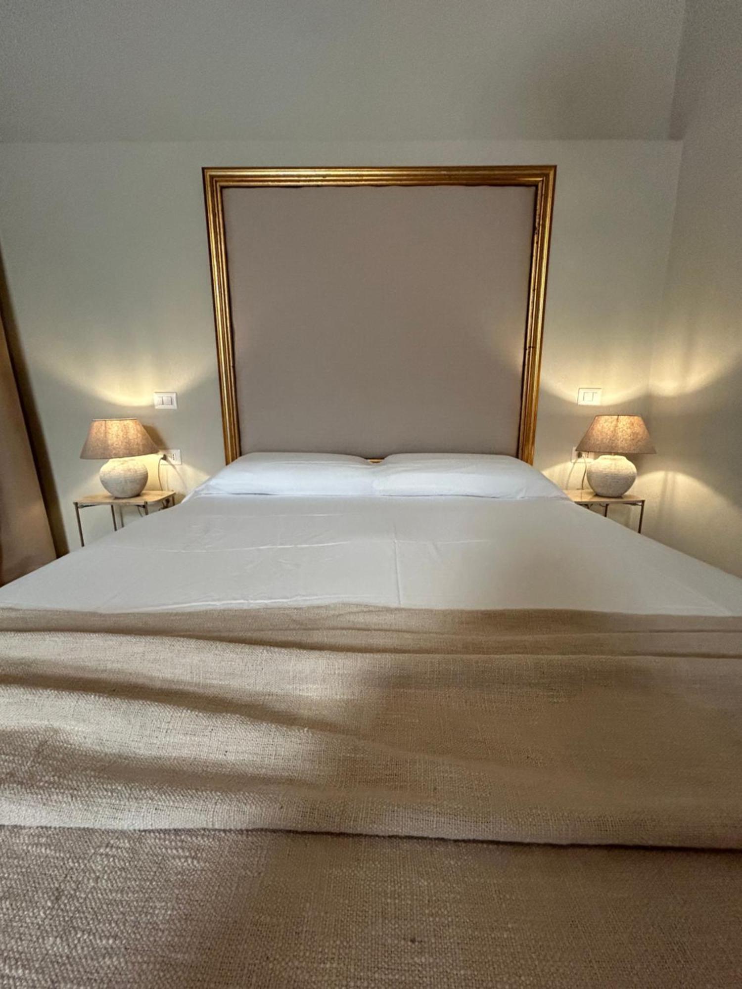 Notus Rooms Noto Luaran gambar