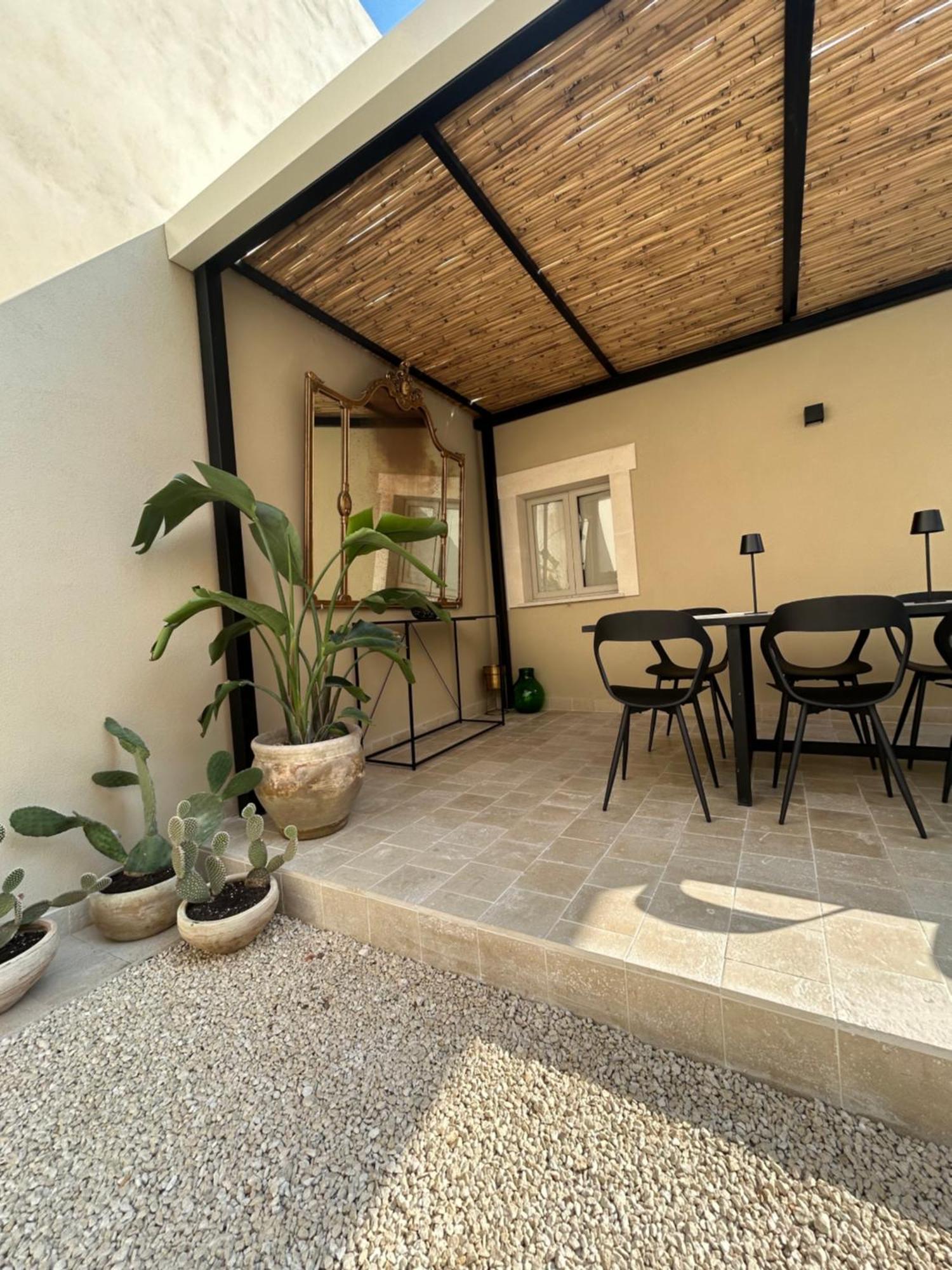 Notus Rooms Noto Luaran gambar
